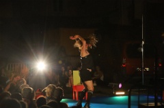 Danser dans mon petit salon 14 * 6240 x 4160 * (5.45MB)